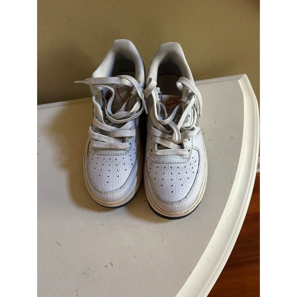 Nike Air Force 1 Low Kids Gray Metallic Silver Pebbled Leather Sneakers Shoes